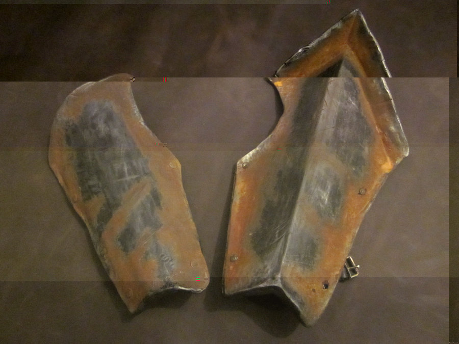 uruk_hai_armour_by_bloodworxsander-d4no9w9.jpg